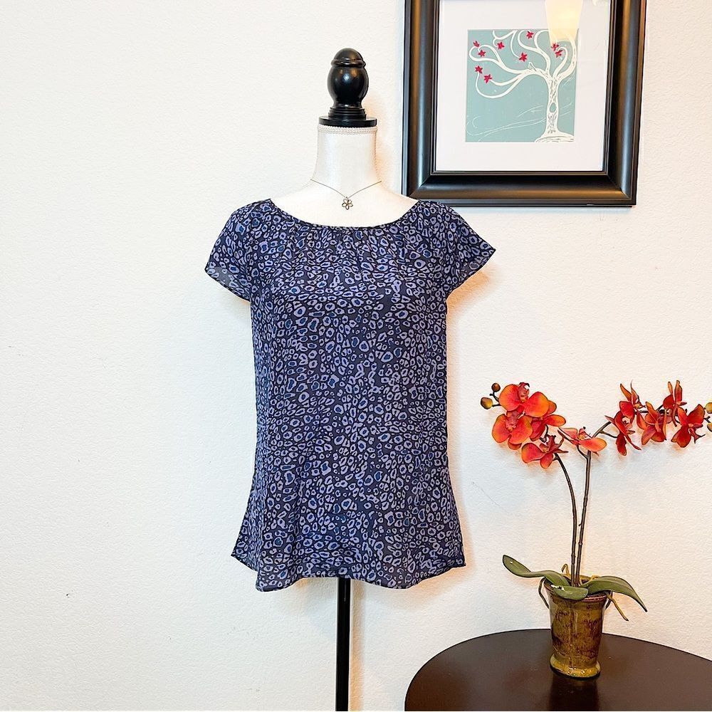 🍋Banana Republic • Women’s Blue Dot Ruffle Sleeve 100% Silk Cut Out Back Size 4